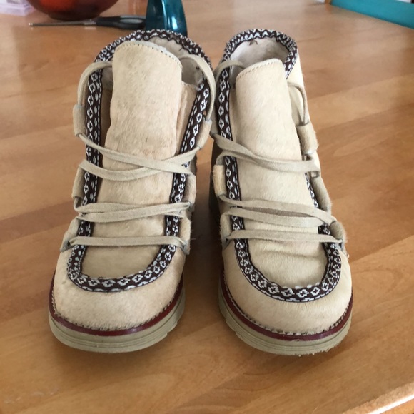 Royal Canadian Kwantlen natural chukka boots - Picture 2 of 6